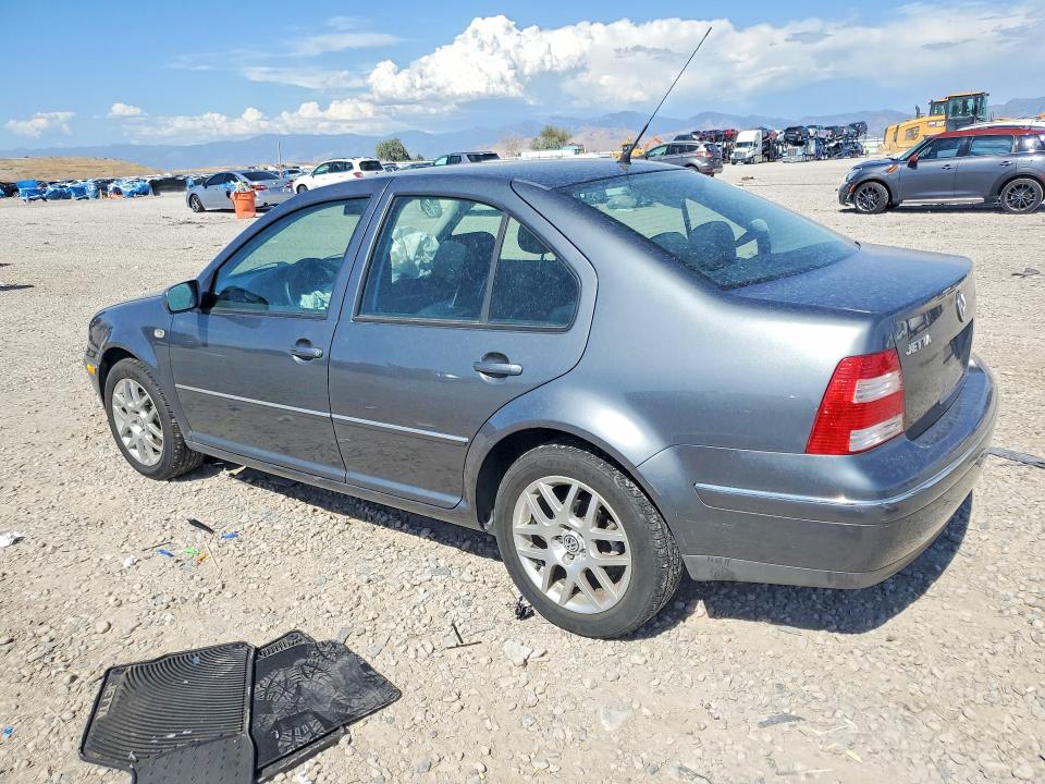 60395556 :رقم المزاد ، 3VWRA69M04M027678 vin ، 2004 Volkswagen Jetta مزاد بيع