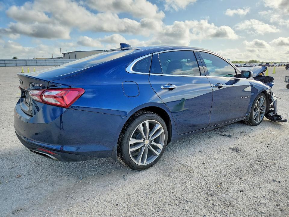 60626136 :رقم المزاد ، 1G1ZE5SX0NF108308 vin ، 2022 Chevrolet Malibu مزاد بيع