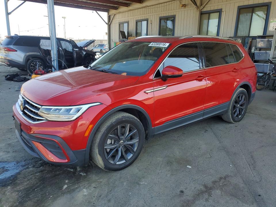 Продажа на аукционе авто 2022 Volkswagen Tiguan, vin: 3VV3B7AX7NM033658, номер лота: 63388516