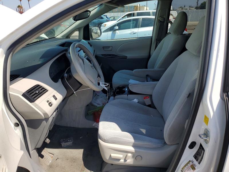 63141186 :رقم المزاد ، 5TDKK3DC4BS049095 vin ، 2011 Toyota Sienna مزاد بيع