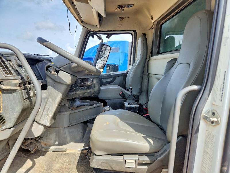 Продаж на аукціоні авто 2022 Volvo Vhd, vin: 4V5KC9EH6NN303099, номер лоту: 97686045