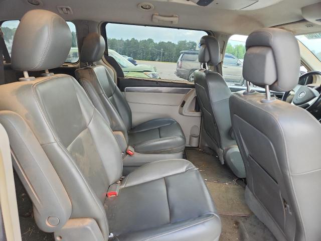 61246106 :رقم المزاد ، 2V4RW3D11AR295679 vin ، 2010 Volkswagen Routan مزاد بيع