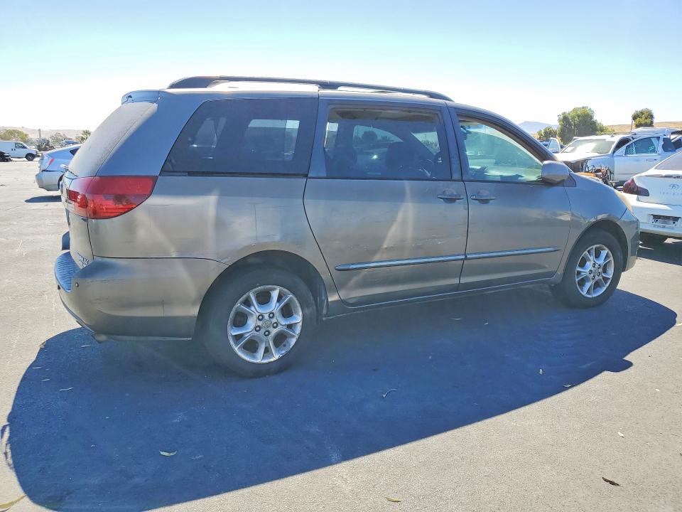 2005 Toyota Sienna მანქანა იყიდება აუქციონზე, vin: 5TDBA22C95S048867, აუქციონის ნომერი: 63411196