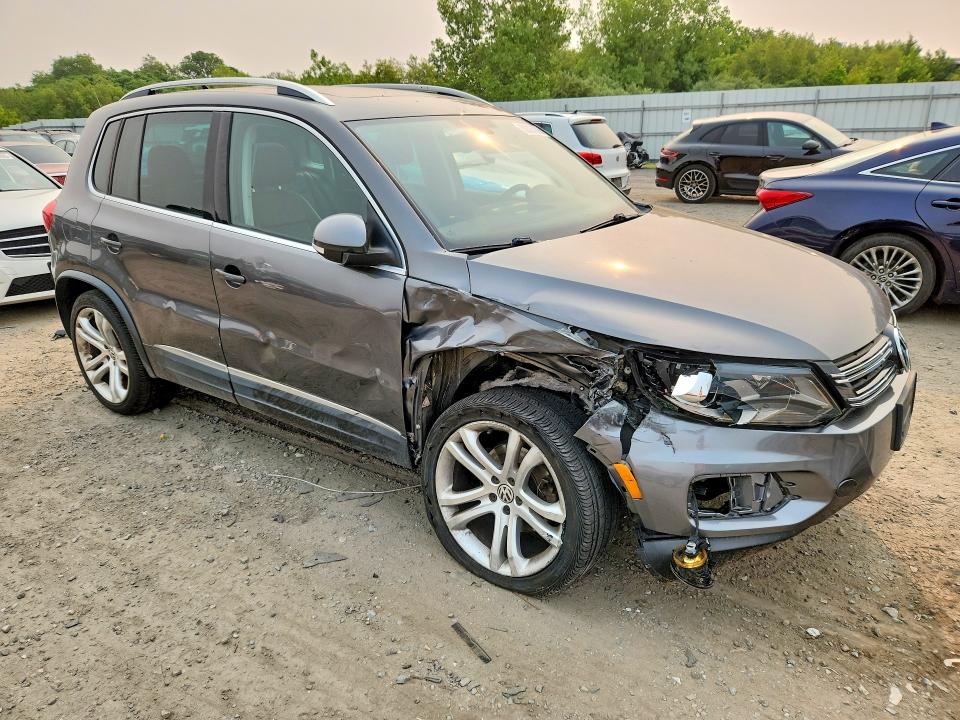 2012 Volkswagen Tiguan მანქანა იყიდება აუქციონზე, vin: WVGBV7AXXCW000583, აუქციონის ნომერი: 58385626