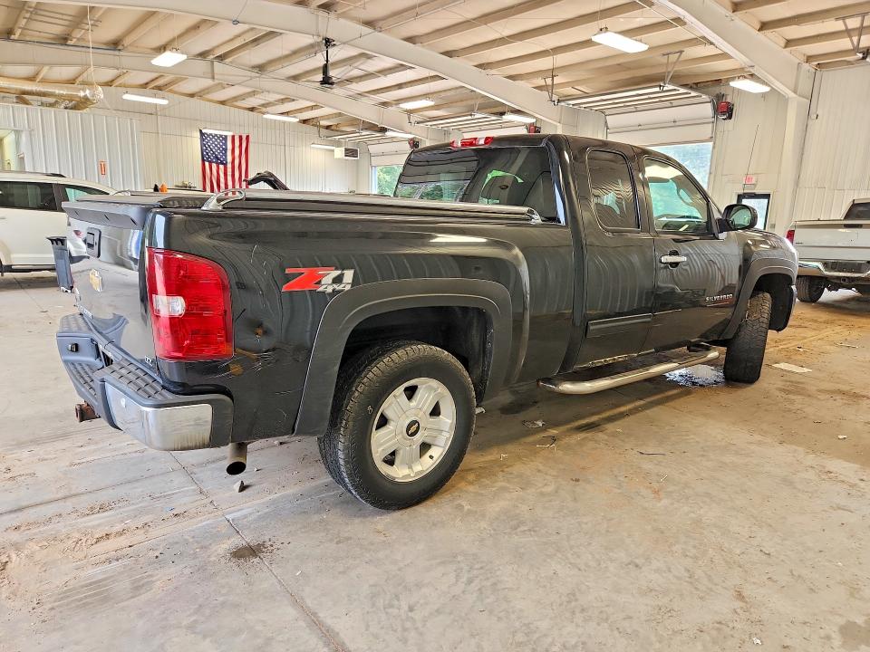 Продажа на аукционе авто 2011 Chevrolet Silverado, vin: 1GCRKTE3XBZ284533, номер лота: 60899036