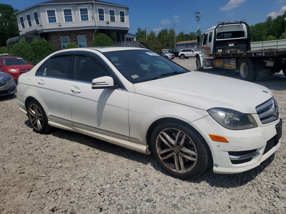 Продажа на аукционе авто 2013 Mercedes-benz C, vin: WDDGF8AB8DR296954, номер лота: 61620466