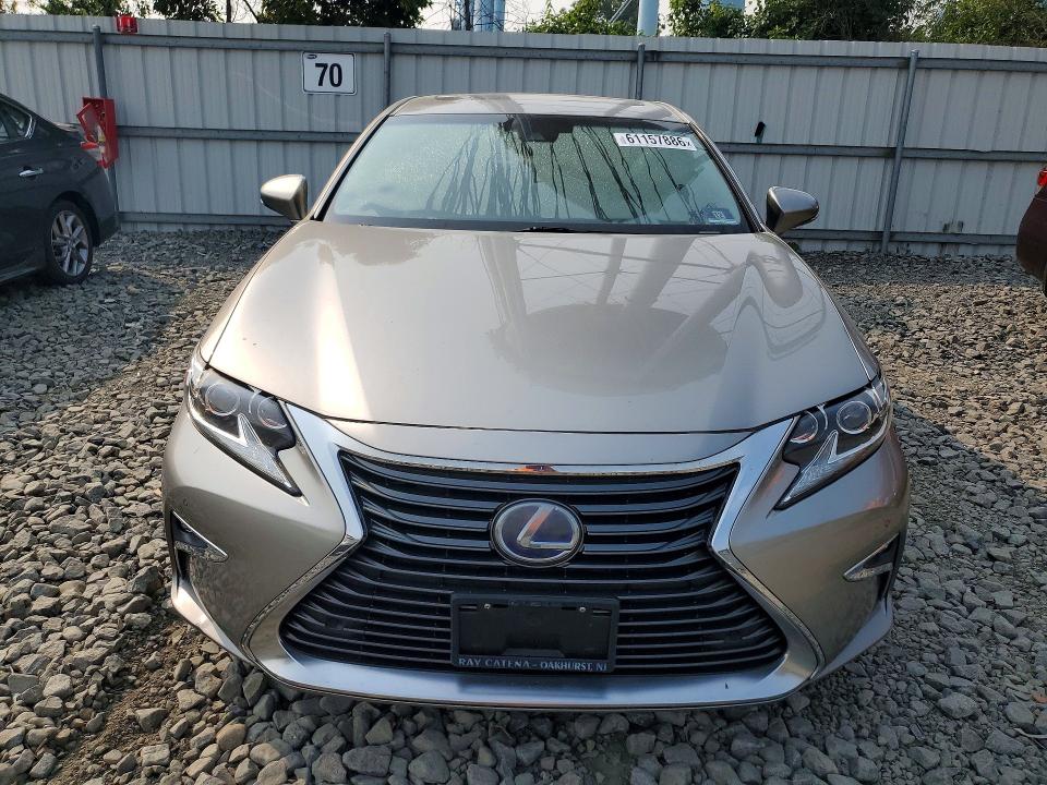 61157886 :رقم المزاد ، JTHBW1GG3G2104852 vin ، 2016 Lexus Es مزاد بيع