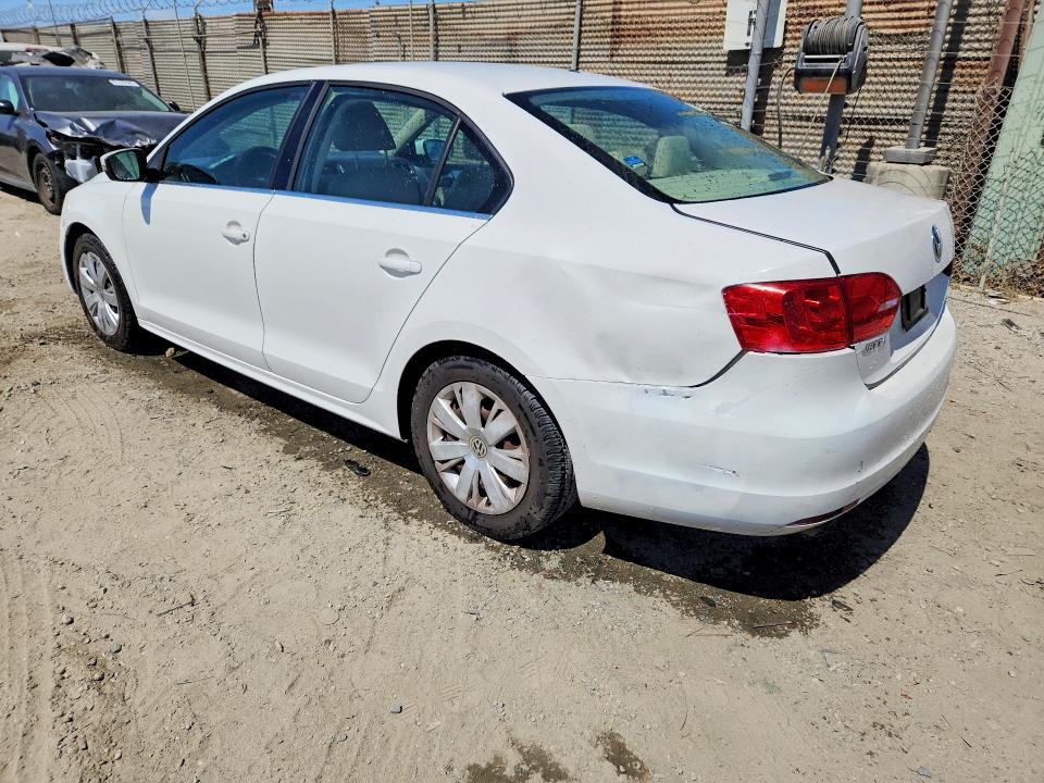 61735636 :رقم المزاد ، 3VWDP7AJ5DM450823 vin ، 2013 Volkswagen Jetta مزاد بيع