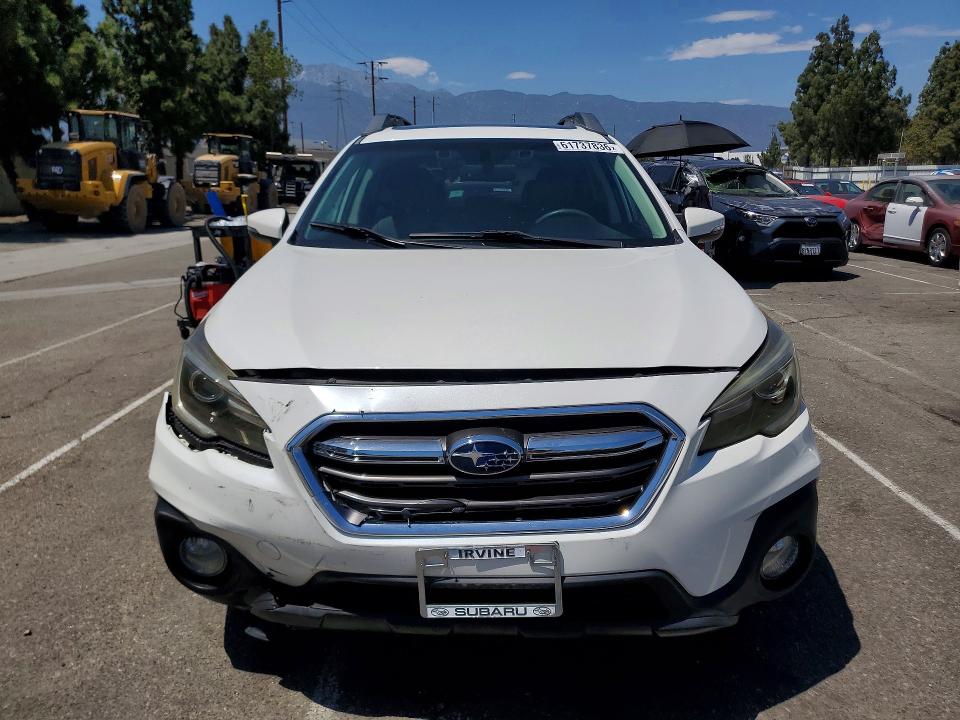 61737836 :رقم المزاد ، 4S4BSENC6J3264502 vin ، 2018 Subaru Outback مزاد بيع
