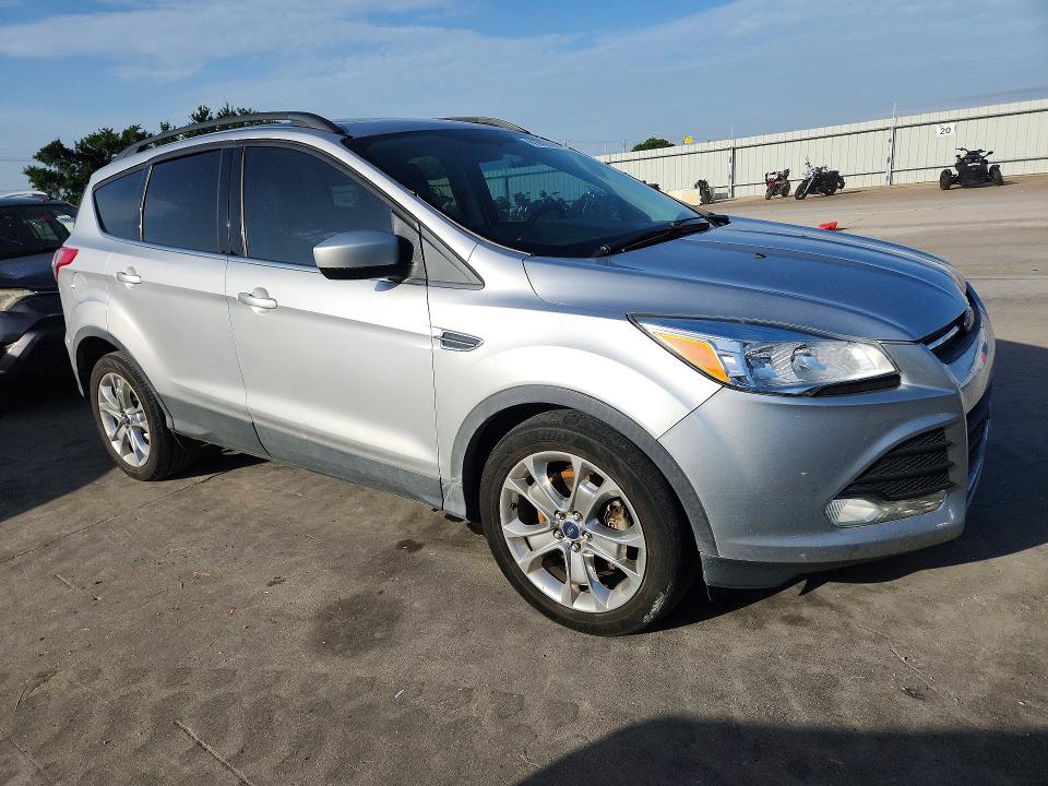 61002306 :رقم المزاد ، 1FMCU0G90FUC88427 vin ، 2015 Ford Escape مزاد بيع
