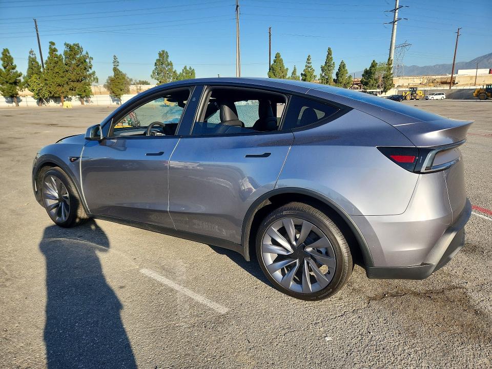 Продаж на аукціоні авто 2026 Tesla Model Y, vin: 7SAYGDED1TF638431, номер лоту: 60310106