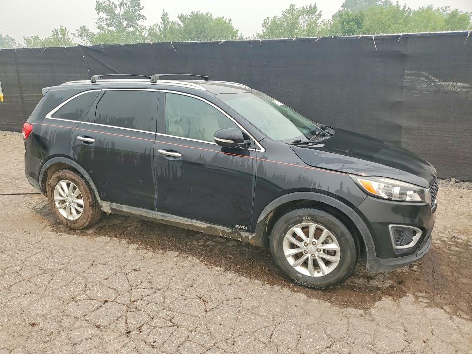 61124446 :رقم المزاد ، 5XYPGDA30HG276436 vin ، 2017 Kia Sorento مزاد بيع