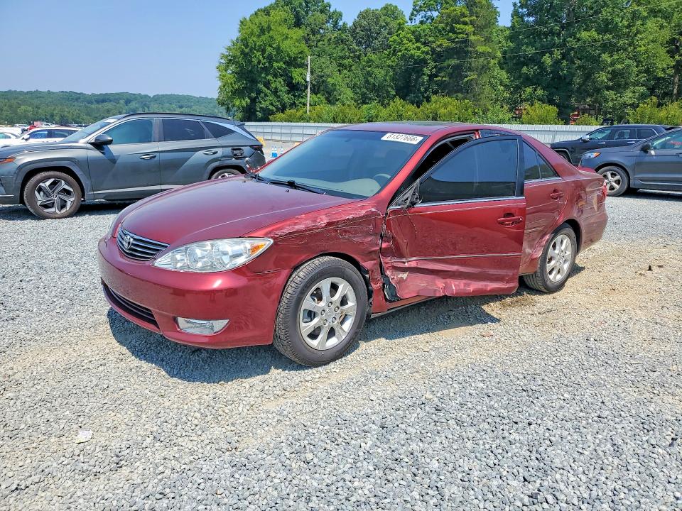 61327666 :رقم المزاد ، 4T1BF32K35U094684 vin ، 2005 Toyota Camry مزاد بيع