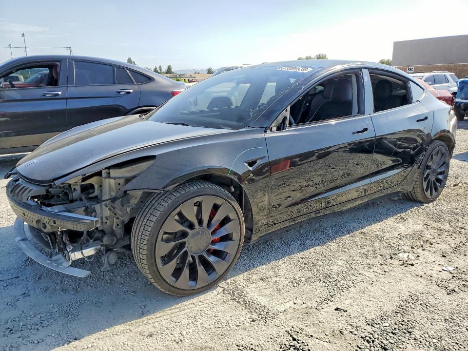 61058636 :رقم المزاد ، 5YJ3E1EC2PF421110 vin ، 2023 Tesla Model 3 مزاد بيع