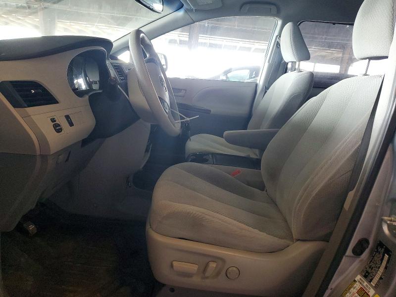 59686796 :رقم المزاد ، 5TDKK3DC6DS381798 vin ، 2013 Toyota Sienna مزاد بيع