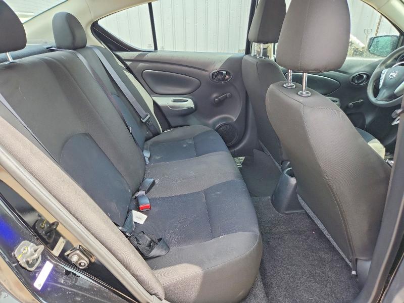 61769216 :رقم المزاد ، 3N1CN7AP5JL835392 vin ، 2018 Nissan Versa مزاد بيع