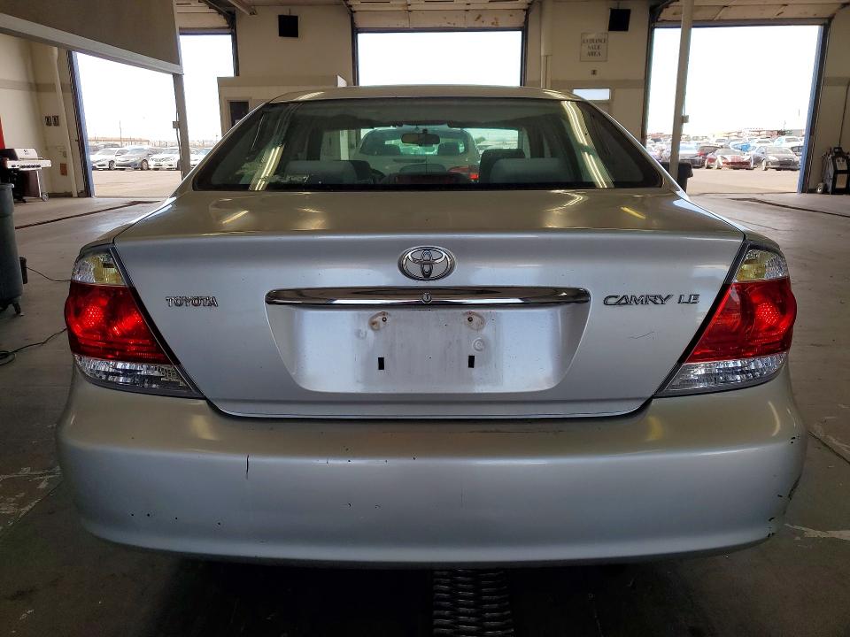 60390856 :رقم المزاد ، 4T1BE32KX5U630551 vin ، 2005 Toyota Camry مزاد بيع