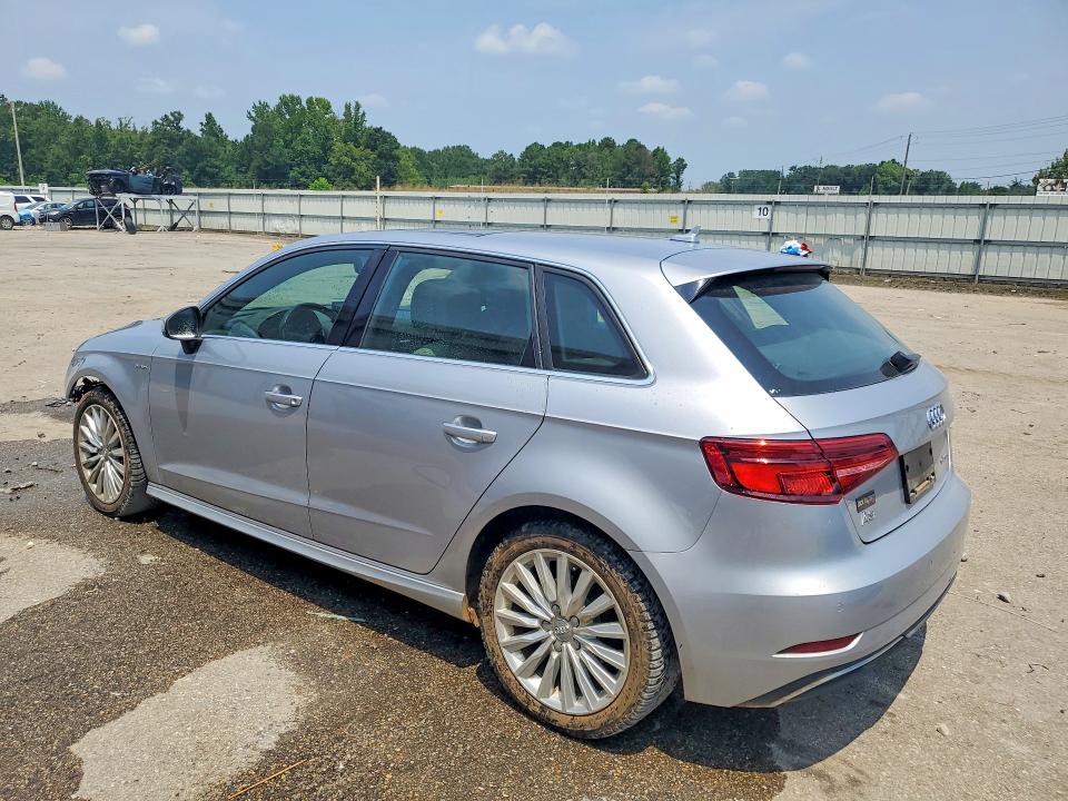 63313626 :رقم المزاد ، WAUTPBFF3HA055237 vin ، 2017 Audi A3 مزاد بيع