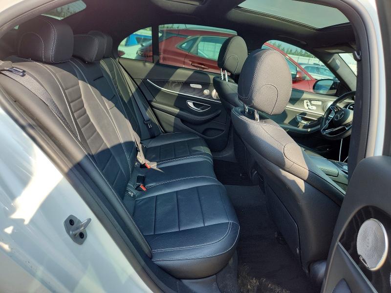 61610686 :رقم المزاد ، W1KZF8EB8NB071589 vin ، 2022 Mercedes-benz E مزاد بيع