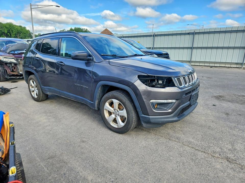 59870246 :رقم المزاد ، 3C4NJDBB5JT483899 vin ، 2018 Jeep Compass مزاد بيع