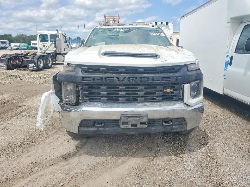 61767676 :رقم المزاد ، 1GC1YLEY8LF204818 vin ، 2020 Chevrolet Silverado مزاد بيع