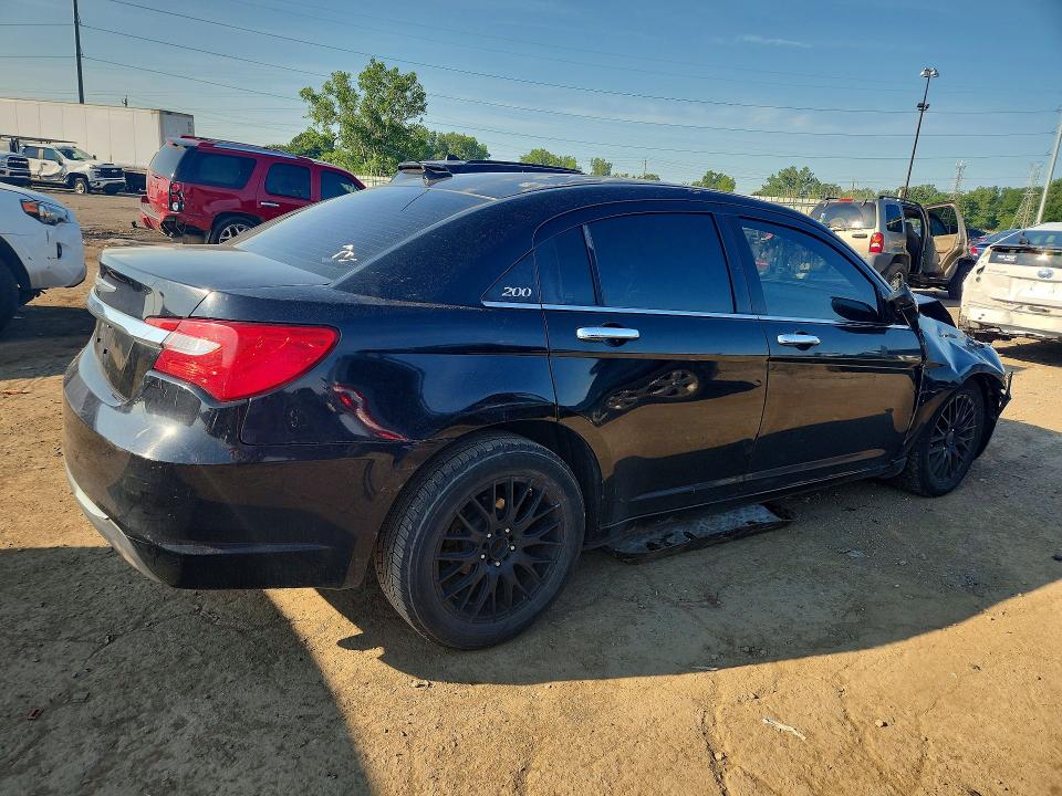 60856856 :رقم المزاد ، 1C3CCBCG7DN539947 vin ، 2013 Chrysler 200 مزاد بيع