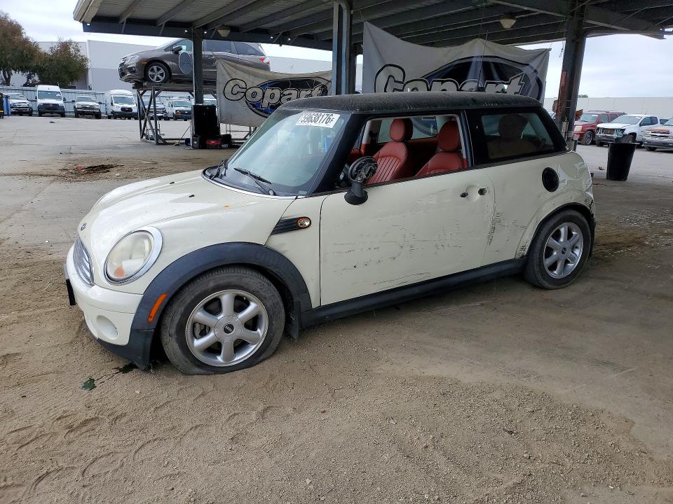 Продажа на аукционе авто 2008 Mini Cooper, vin: WMWMF33538TT64767, номер лота: 59638176