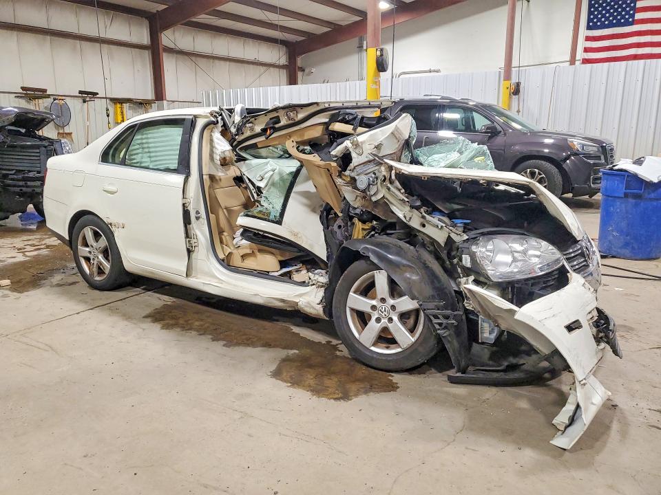 60673866 :رقم المزاد ، 3VWRZ71K68M012911 vin ، 2008 Volkswagen Jetta مزاد بيع