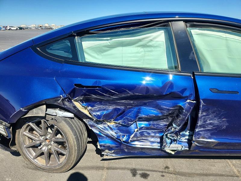 63346136 :رقم المزاد ، 5YJ3E1EB2NF353833 vin ، 2022 Tesla Model 3 مزاد بيع