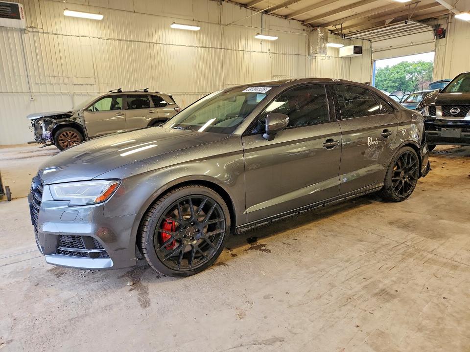 59794126 :رقم المزاد ، WAUB1GFF7J1033869 vin ، 2018 Audi S3 مزاد بيع