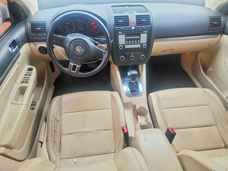 2010 Volkswagen Jetta მანქანა იყიდება აუქციონზე, vin: 3VWAX7AJ2AM153152, აუქციონის ნომერი: 62125936