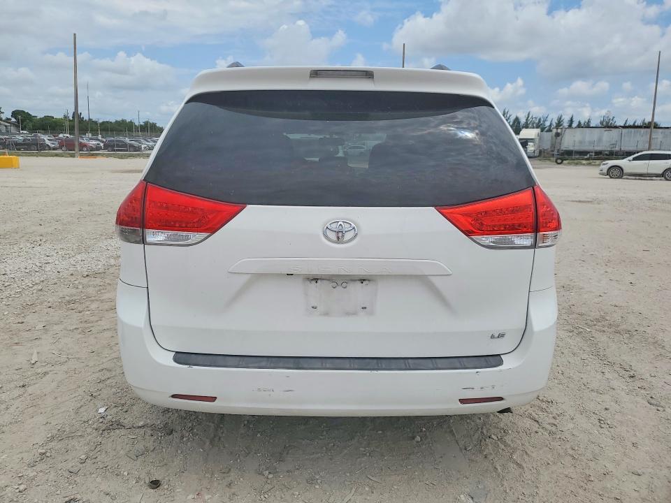 2011 Toyota Sienna მანქანა იყიდება აუქციონზე, vin: 5TDKK3DC1BS004759, აუქციონის ნომერი: 63595116