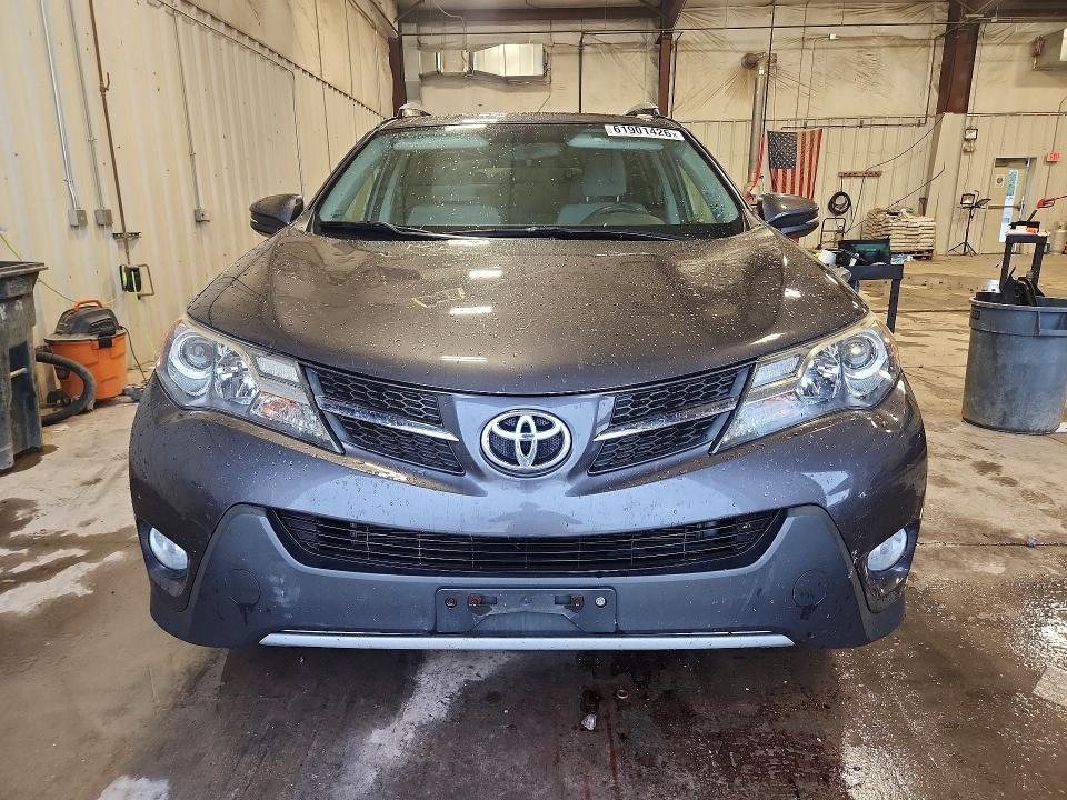 Продажа на аукционе авто 2015 Toyota Rav4, vin: JTMRFREV9FJ021608, номер лота: 61901426