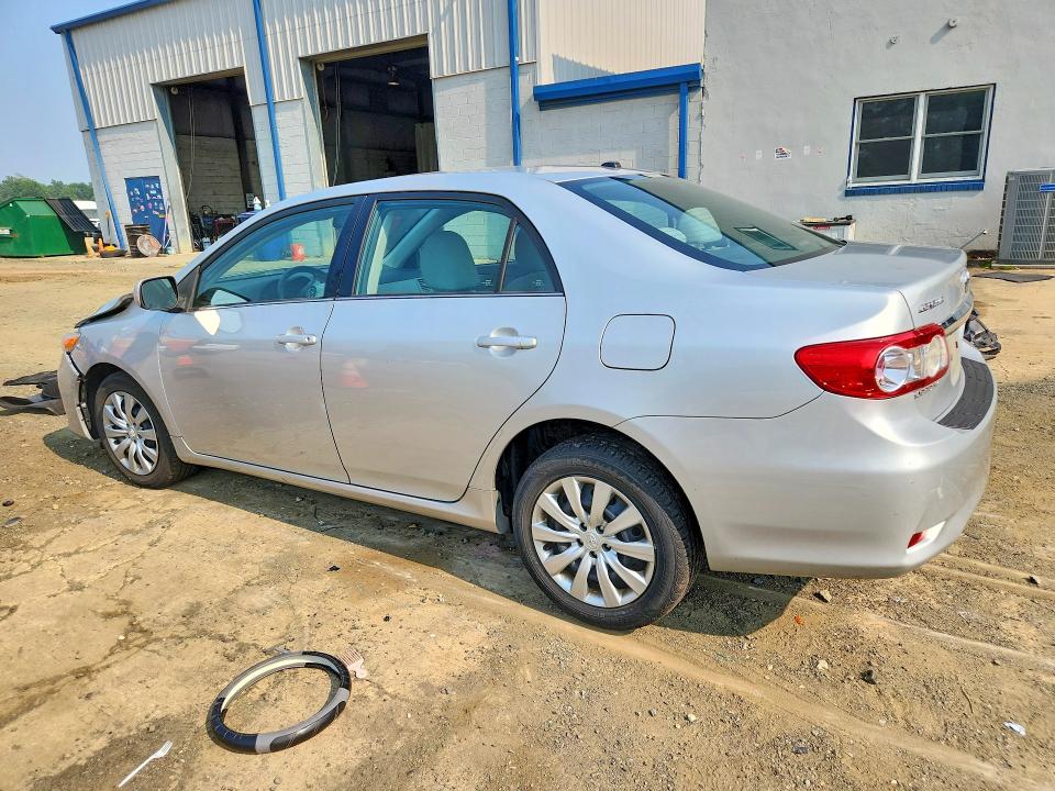 61529776 :رقم المزاد ، 5YFBU4EEXDP161007 vin ، 2013 Toyota Corolla مزاد بيع