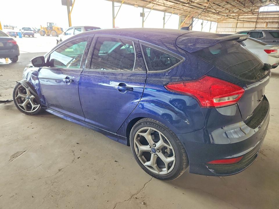 60985996 :رقم المزاد ، 1FADP3L93GL310537 vin ، 2016 Ford Focus مزاد بيع