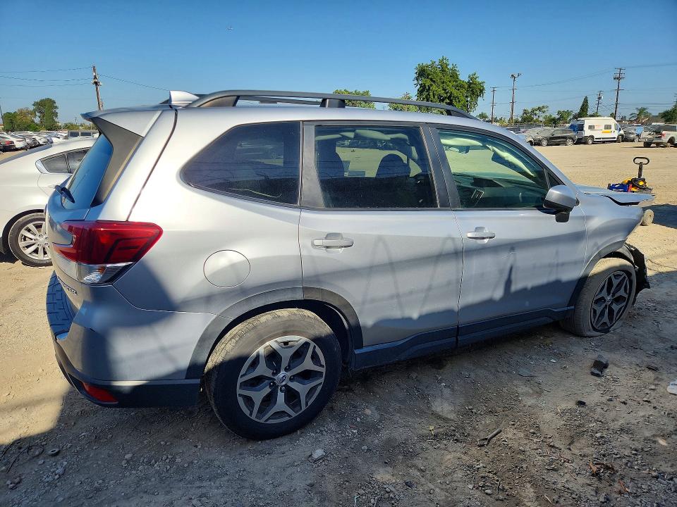 Продаж на аукціоні авто 2020 Subaru Forester, vin: JF2SKAJC3LH412051, номер лоту: 61222206