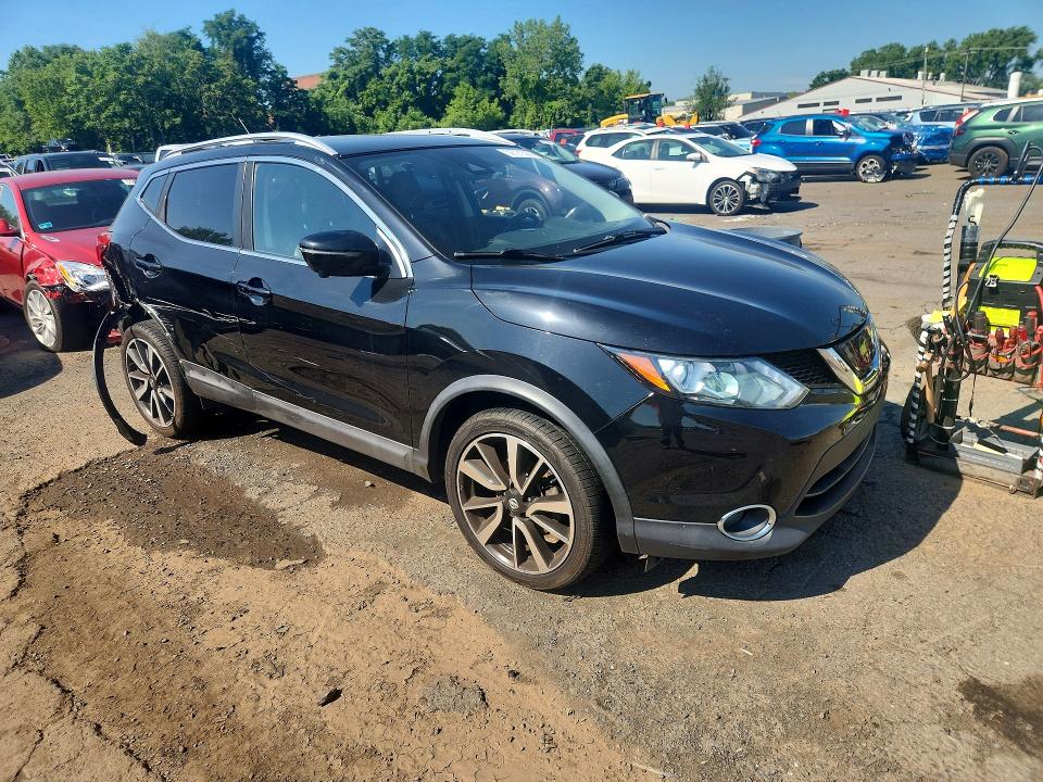 59721526 :رقم المزاد ، JN1BJ1CRXHW102097 vin ، 2017 Nissan Rogue Sport مزاد بيع