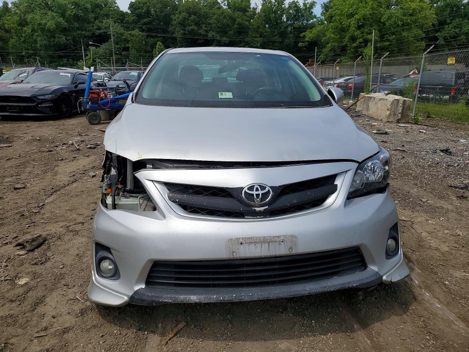 61856696 :رقم المزاد ، 2T1BU4EE6BC635077 vin ، 2011 Toyota Corolla مزاد بيع