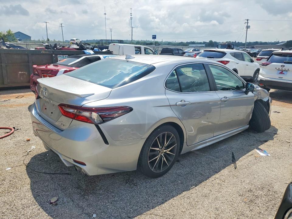 Продаж на аукціоні авто 2022 Toyota Camry, vin: 4T1G11AK1NU707296, номер лоту: 62476036