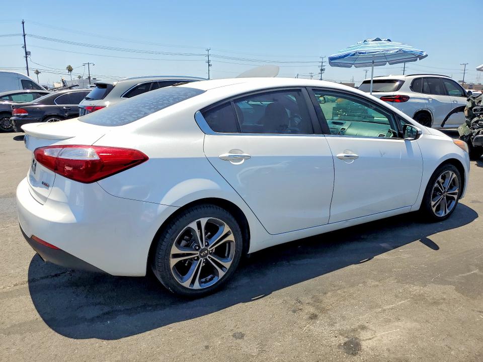 60606476 :رقم المزاد ، KNAFX4A80F5336905 vin ، 2015 Kia Forte مزاد بيع
