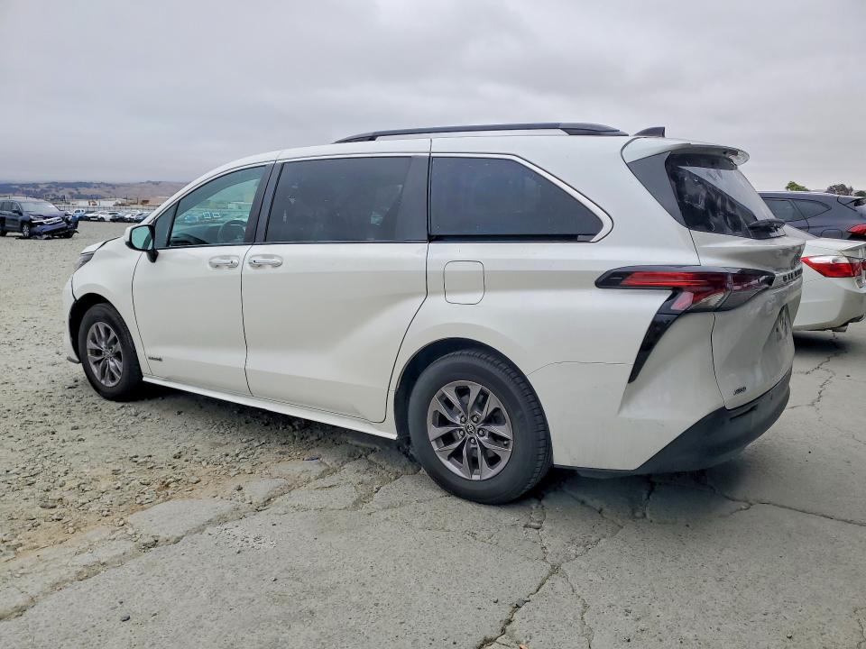 Продажа на аукционе авто 2021 Toyota Sienna, vin: 5TDJSKFCXMS005799, номер лота: 59813796