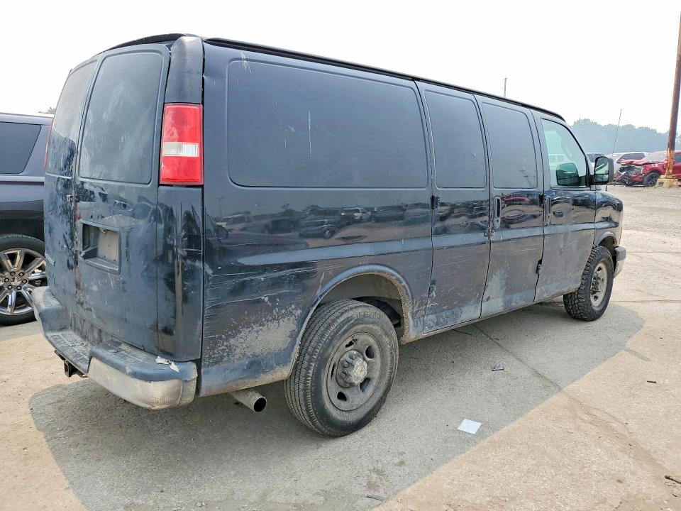 60425446 :رقم المزاد ، 1GCWGAFG6H1121850 vin ، 2017 Chevrolet Express G2500 مزاد بيع