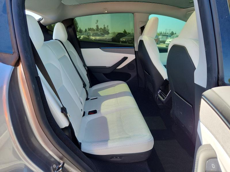 60014786 :رقم المزاد ، 7SAYGDEE5TF329439 vin ، 2026 Tesla Model Y مزاد بيع