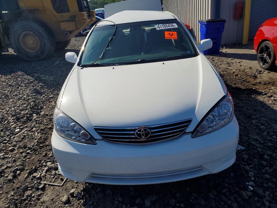 2006 Toyota Camry მანქანა იყიდება აუქციონზე, vin: 4T1BE30K26U743575, აუქციონის ნომერი: 61165436