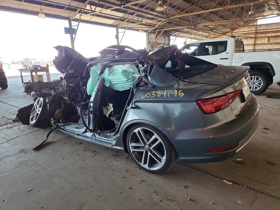 Продаж на аукціоні авто 2018 Audi A3, vin: WAUAUGFF0J1034266, номер лоту: 60384796