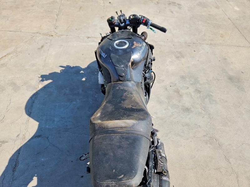 60984976 :رقم المزاد ، JKBZXNF18FA010798 vin ، 2015 Kawasaki Zx1400 مزاد بيع