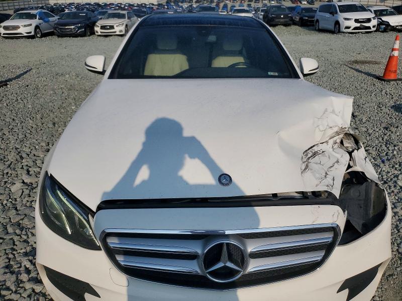 59265156 :رقم المزاد ، WDDZF4KB9HA032954 vin ، 2017 Mercedes-benz E مزاد بيع