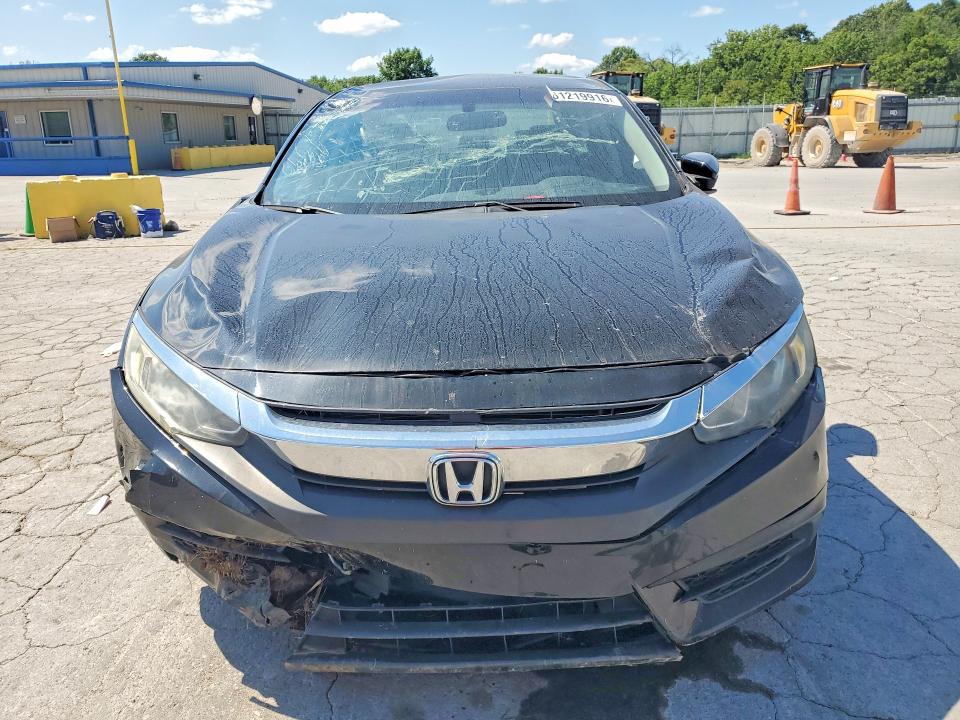 Продаж на аукціоні авто 2018 Honda Civic, vin: 2HGFC2F55JH525702, номер лоту: 61219916