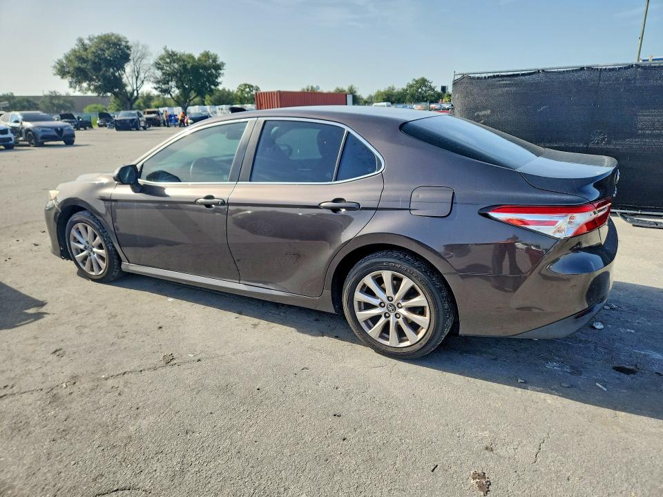 2018 Toyota Camry მანქანა იყიდება აუქციონზე, vin: 4T1B11HK4JU045627, აუქციონის ნომერი: 59913056