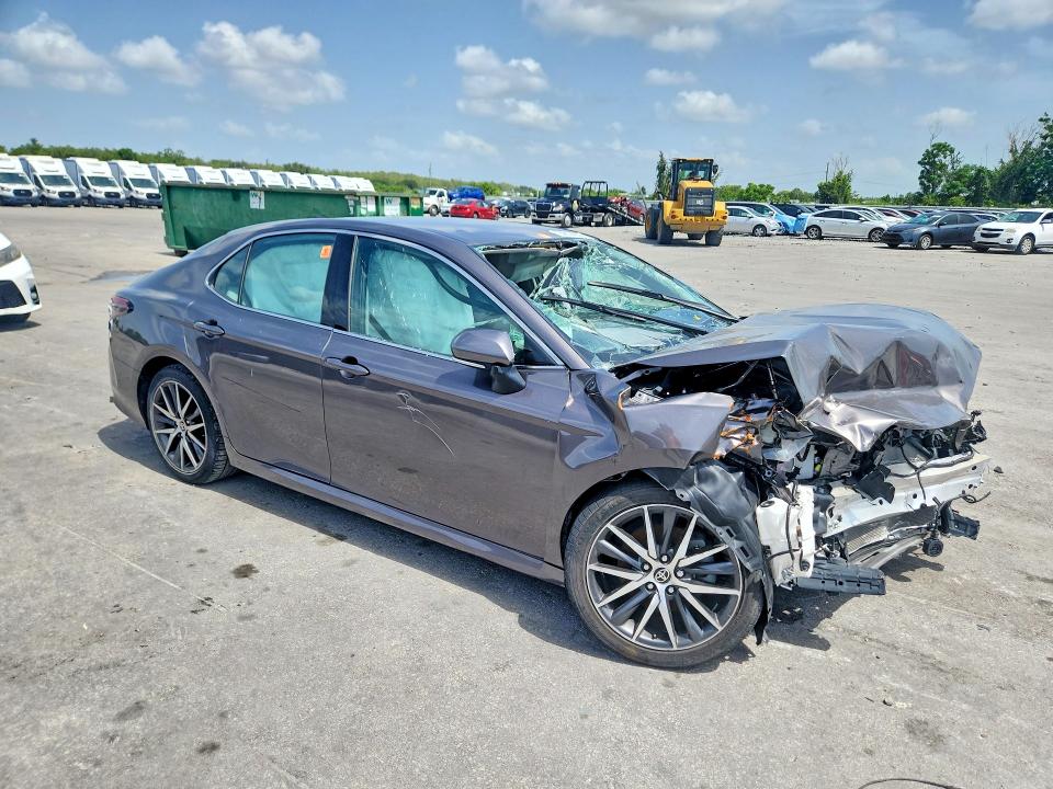 2022 Toyota Camry მანქანა იყიდება აუქციონზე, vin: 4T1F31AK1NU589675, აუქციონის ნომერი: 59914006